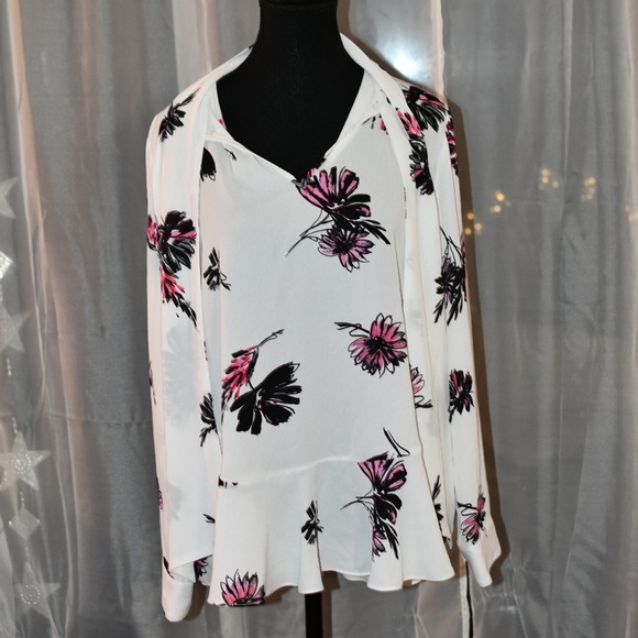 Vince Camuto Blouse Size Medium - Picture 12 of 12